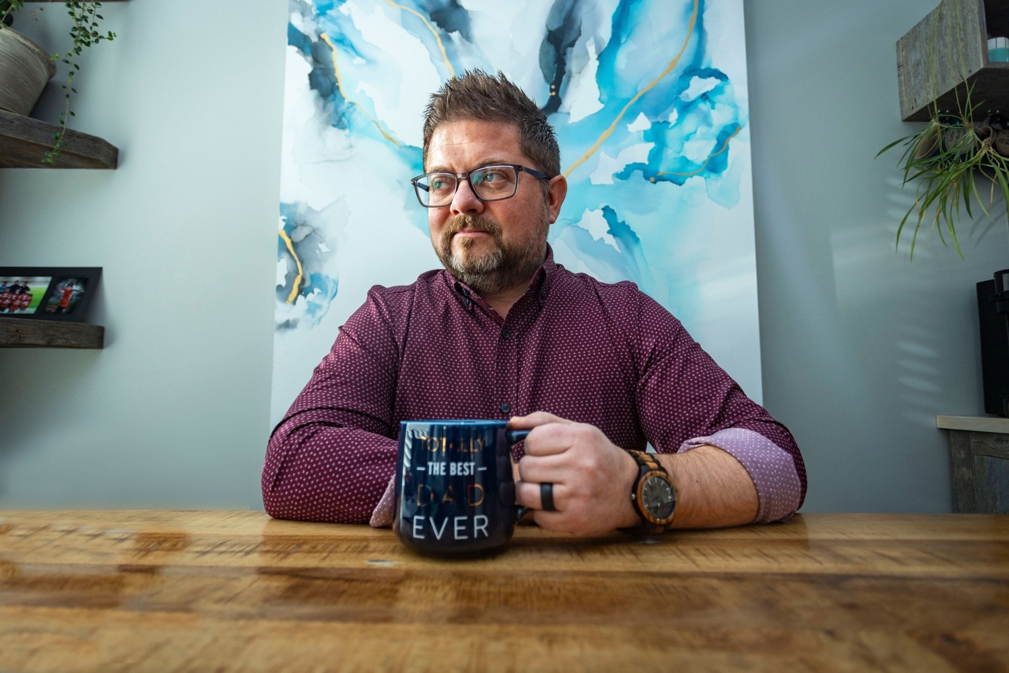 Resized_Derek Johnson_Retouched - Sarah Hand